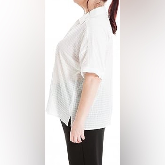 🤍MAX STUDIO Women's Seersucker Short Sleeve Shirt - Picture 2 of 13